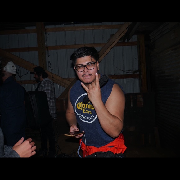 Meet your Posher, Adriadrian - Picture 1 of 1